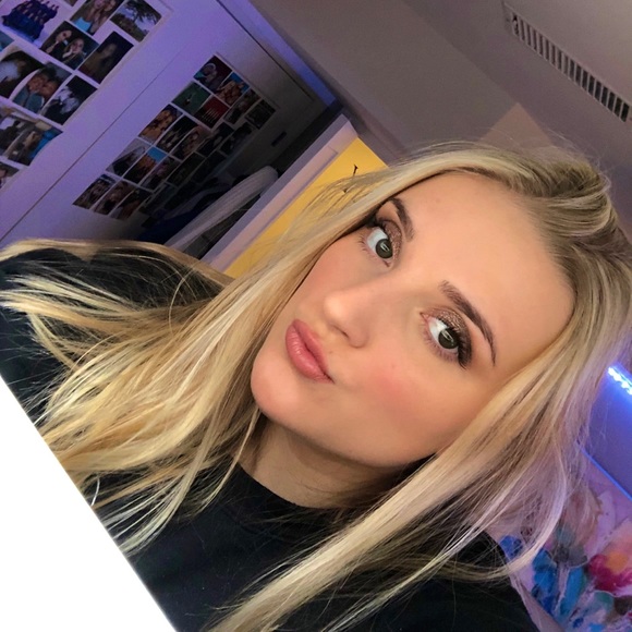 Meet your Posher, Ashley - Picture 2 of 2